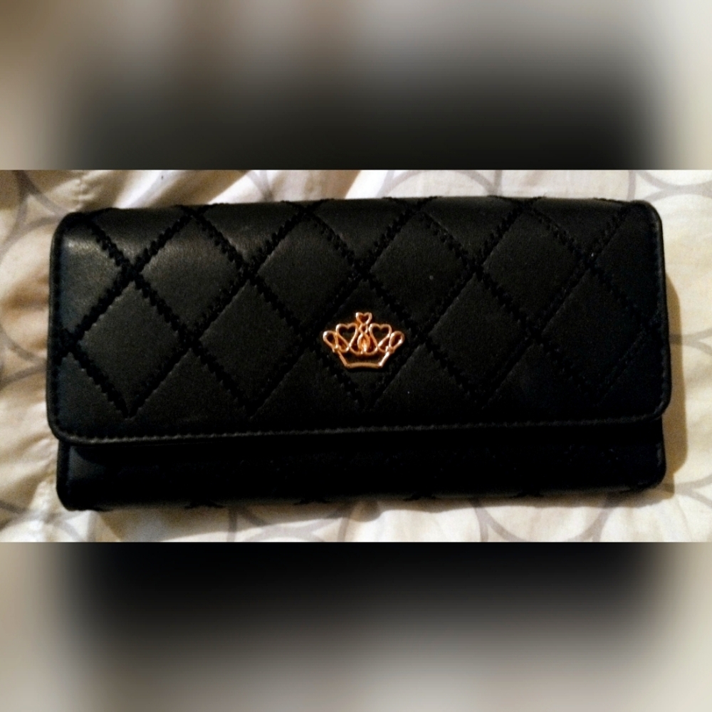 Yadas faux leather wallet